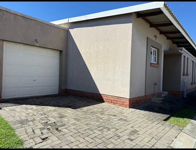 3 BEDROOM TOWNHOUSE FOR SALE IN WATERVAL EAST